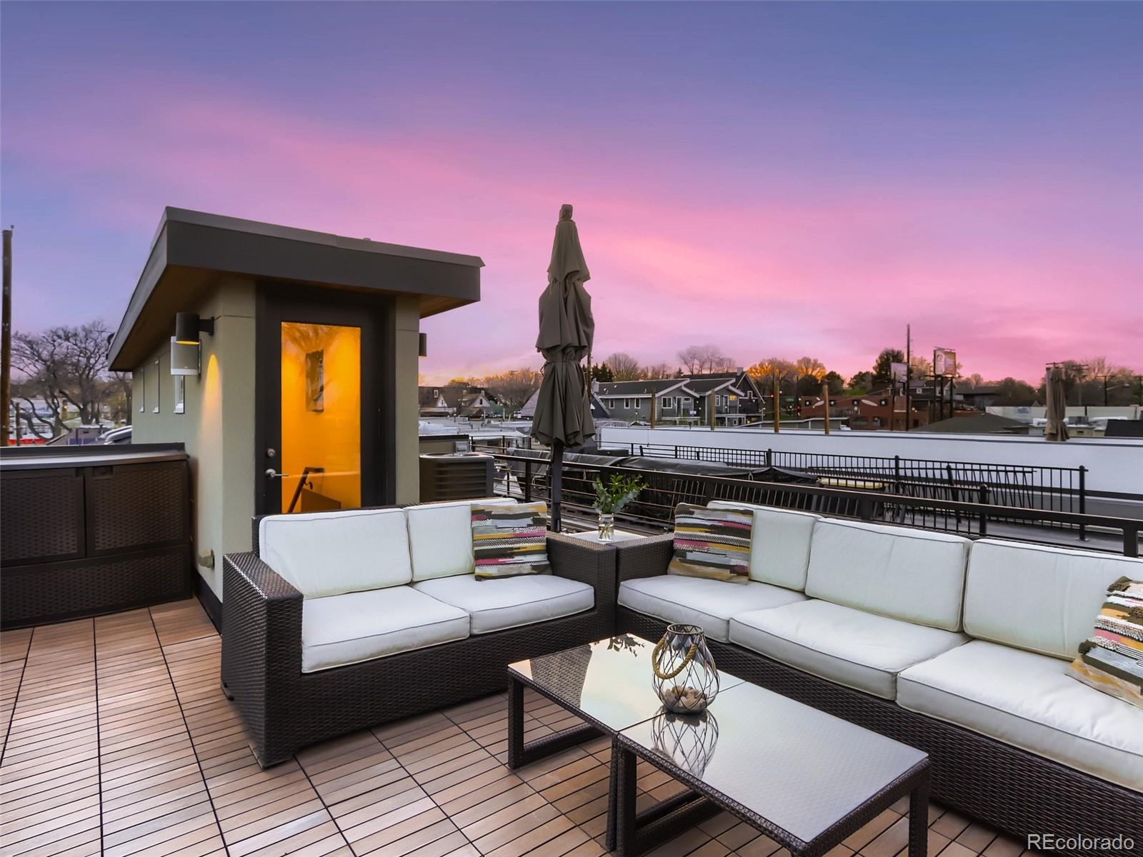 3711 Mariposa Street