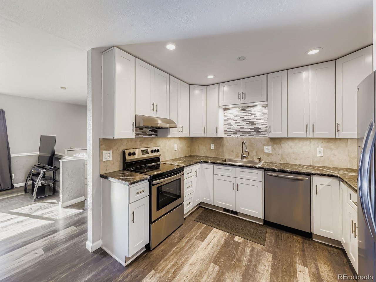261 W 79th Ct