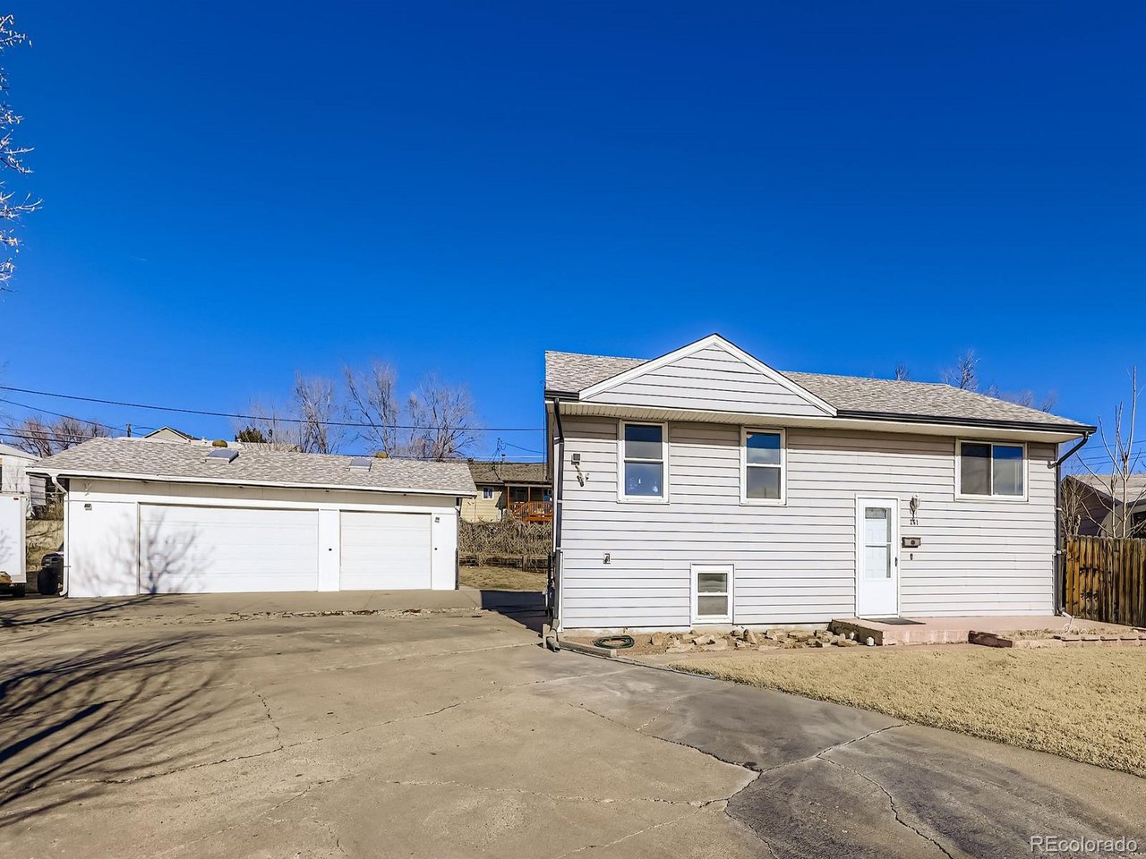 261 W 79th Ct