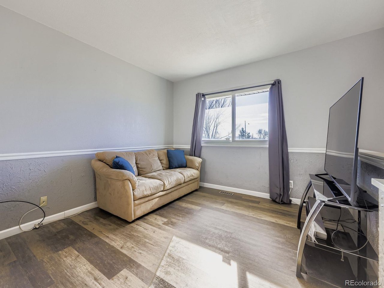 261 W 79th Ct