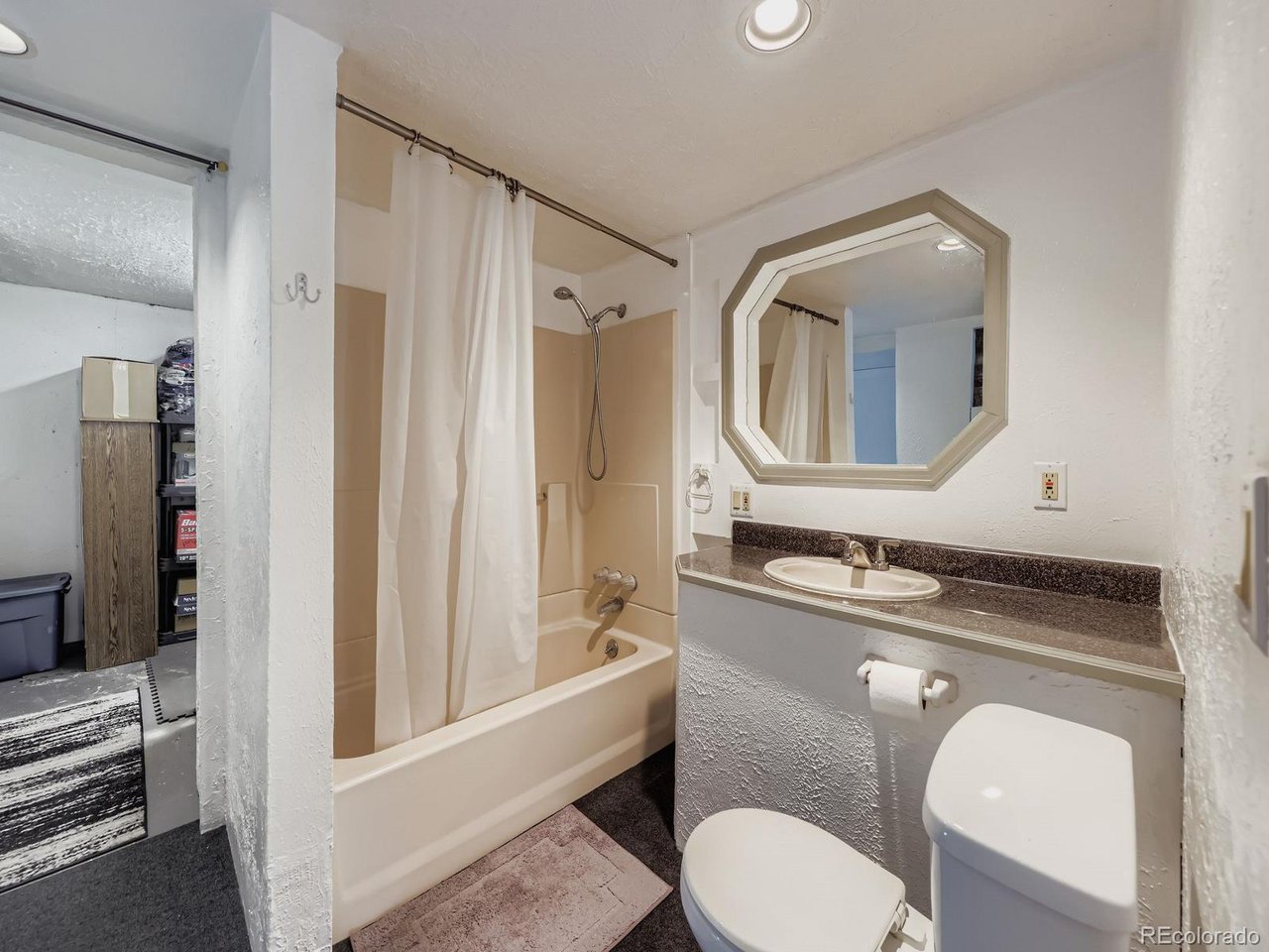 261 W 79th Ct
