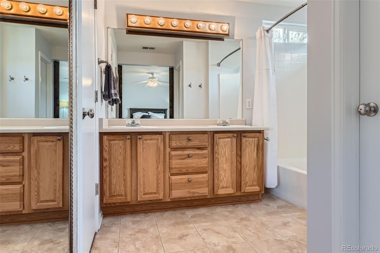 6853 W Rockland Place