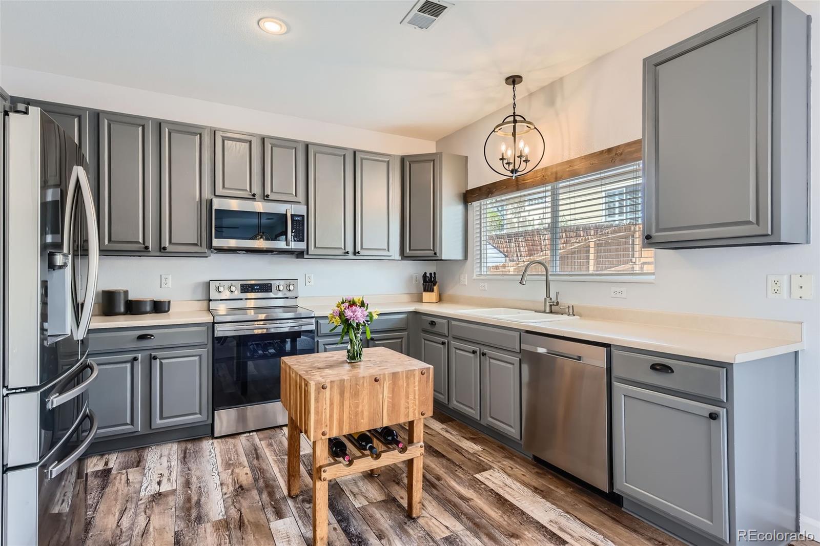 6853 W Rockland Place