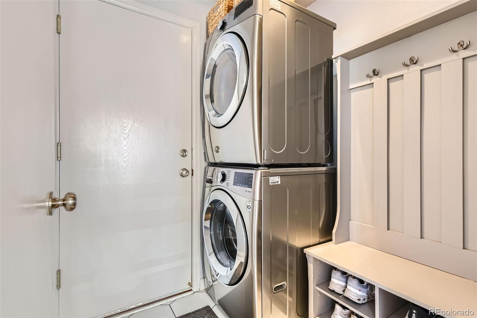 6853 W Rockland Place