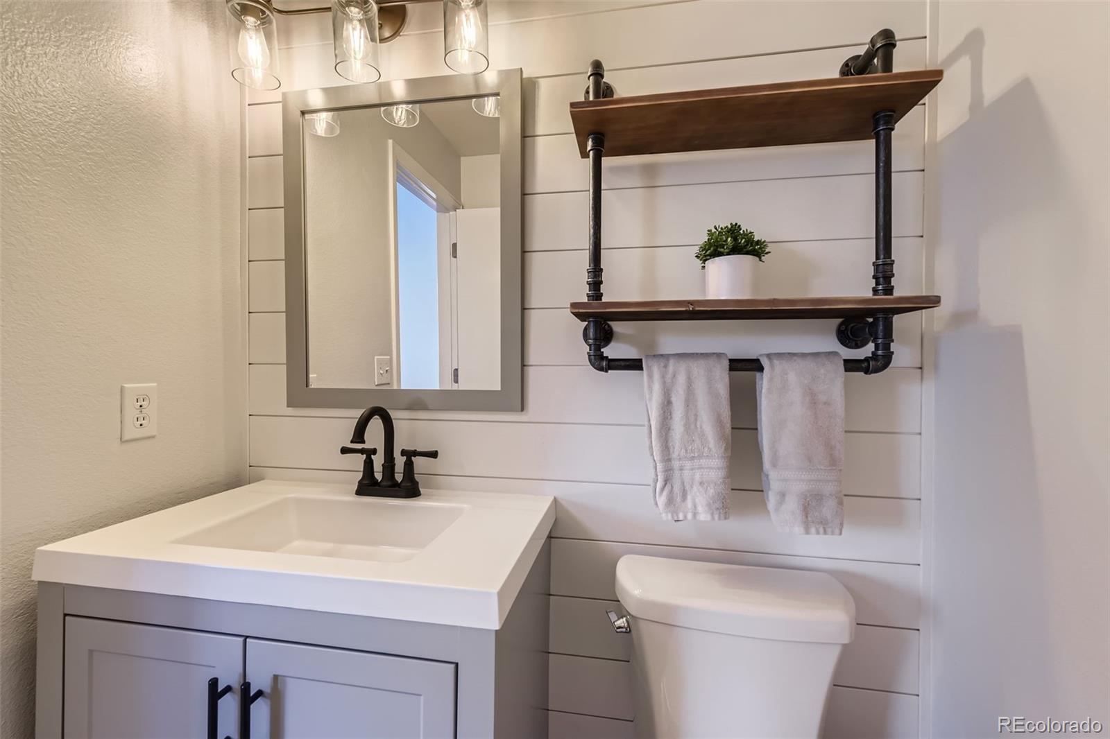 6853 W Rockland Place