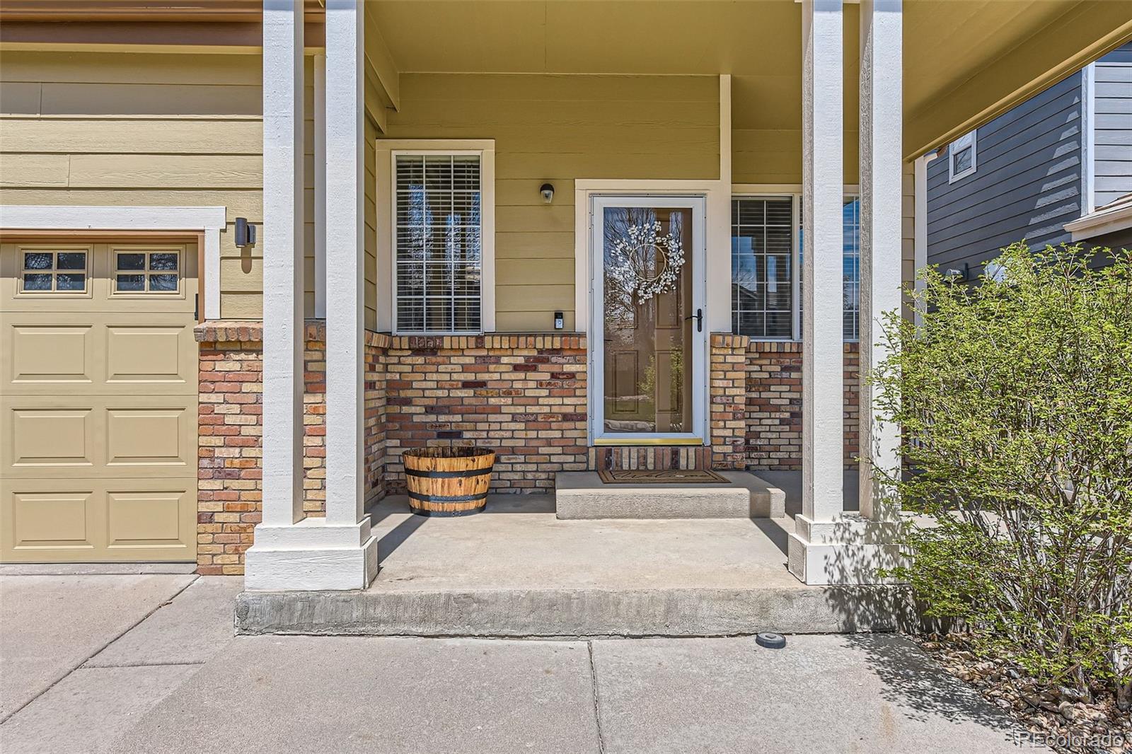 6853 W Rockland Place