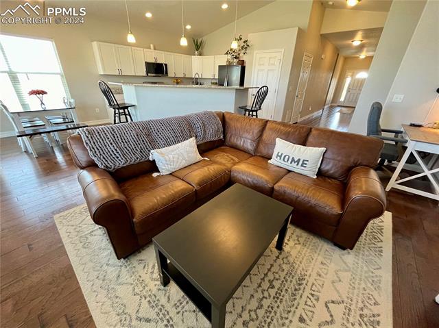 18099 La Questa Drive