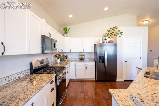 18099 La Questa Drive