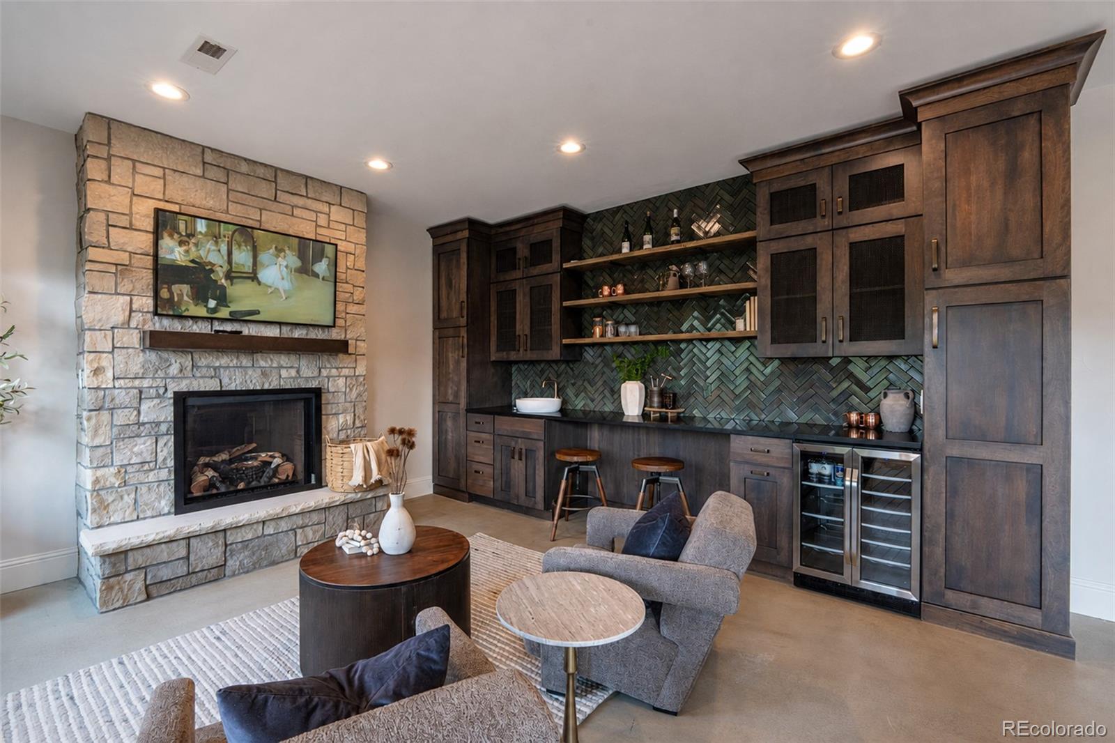 3276 Meadow View Road