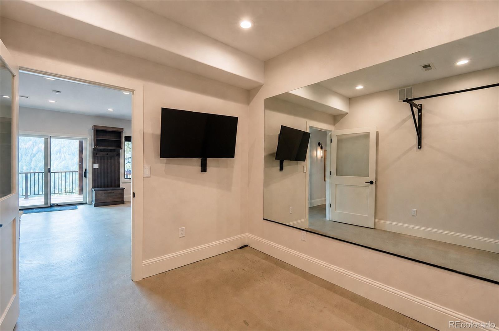 3276 Meadow View Road
