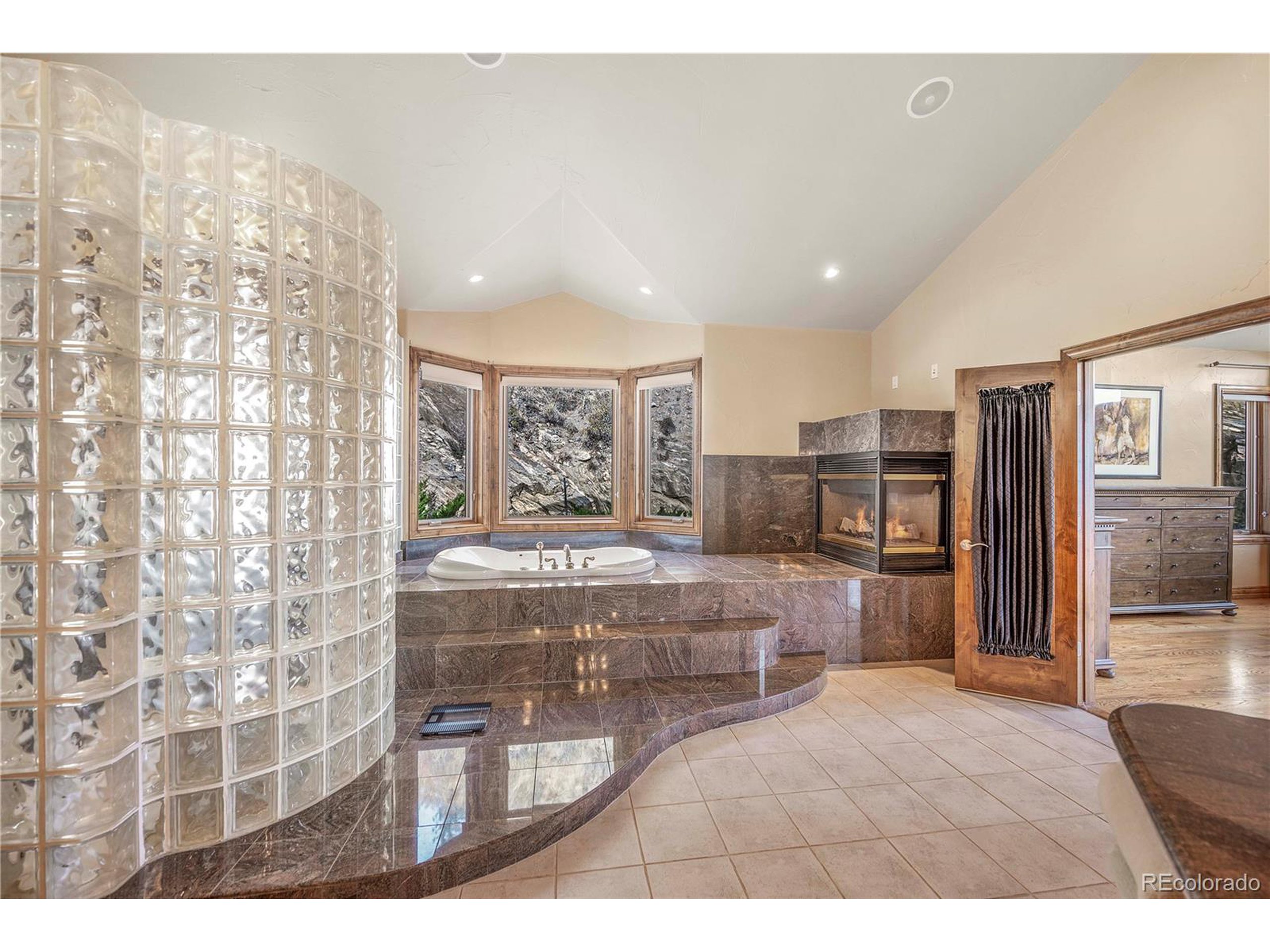 187 Fox Ridge Dr