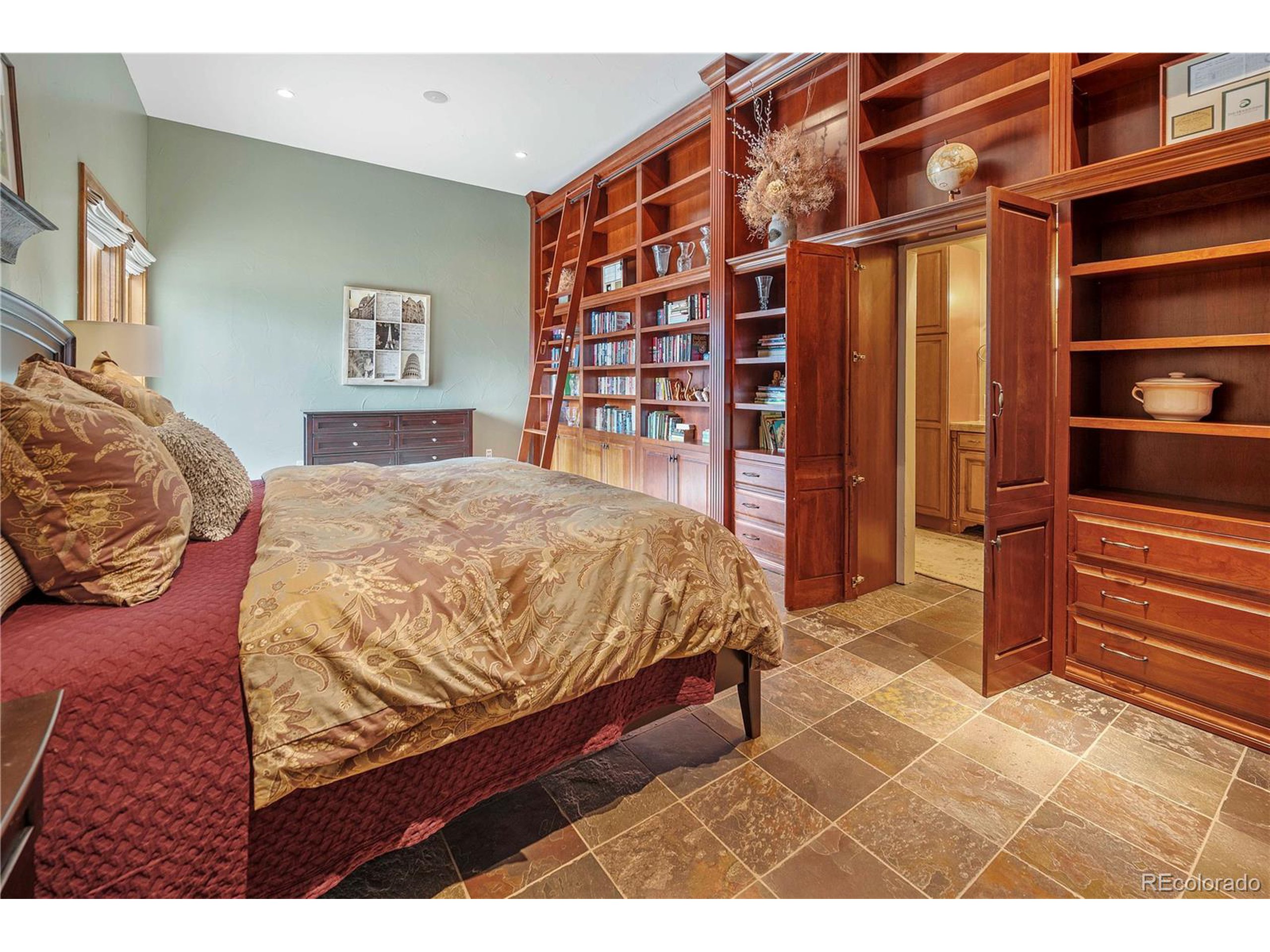 187 Fox Ridge Dr