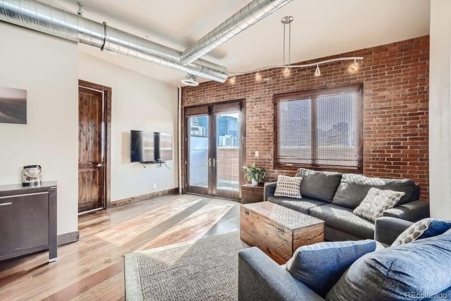 2101 Larimer Street Unit: 303