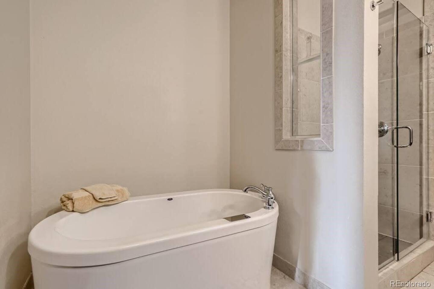 2101 Larimer Street Unit: 303