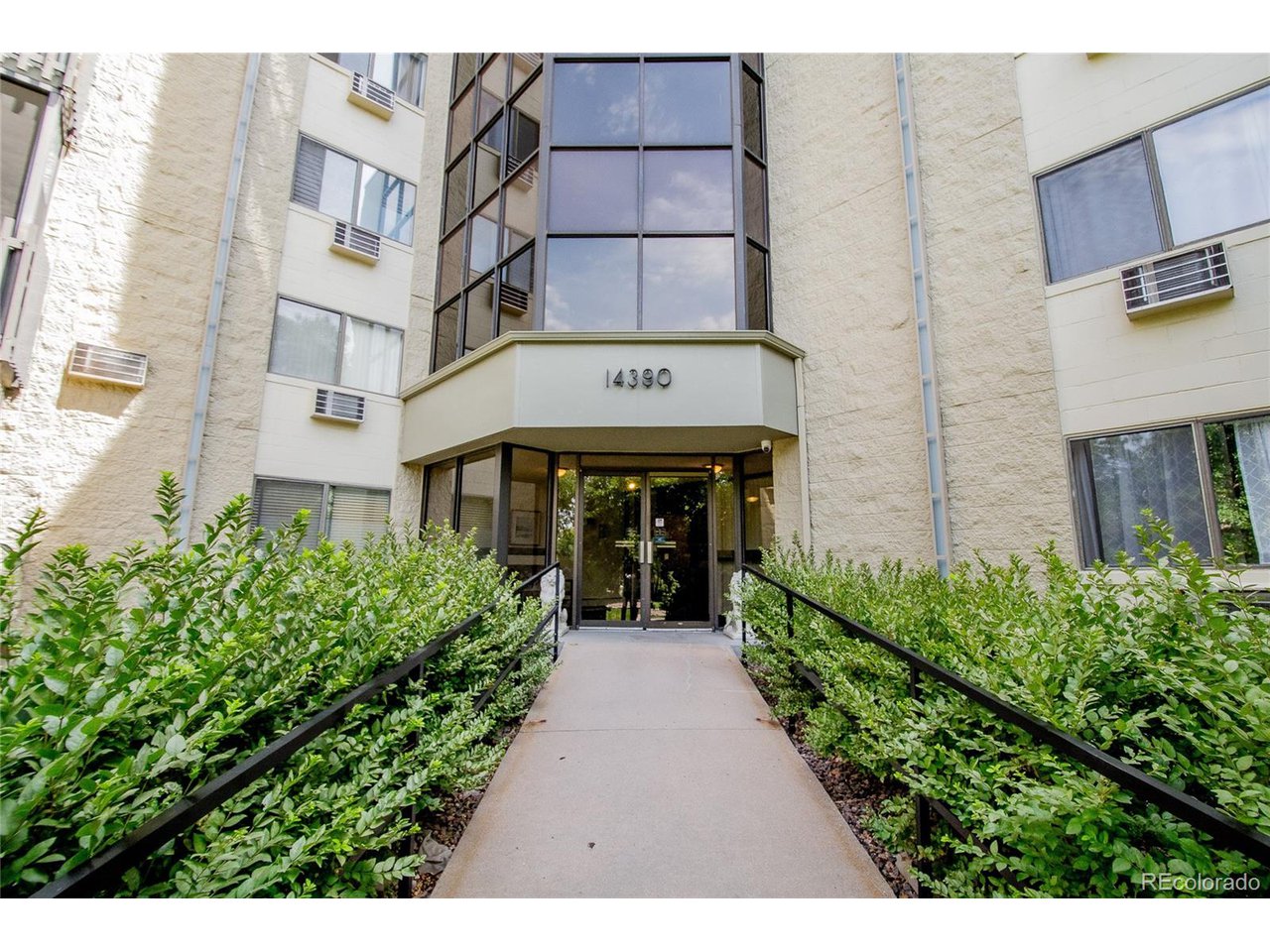 14390 E Marina Dr 202