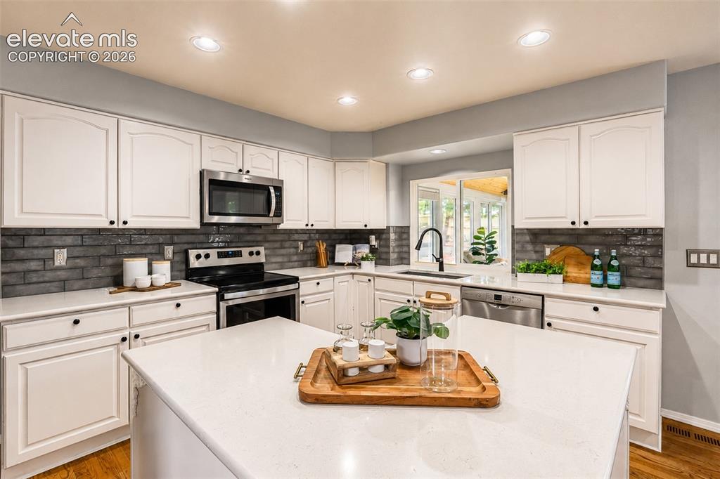 2712 Emerald Ridge Drive