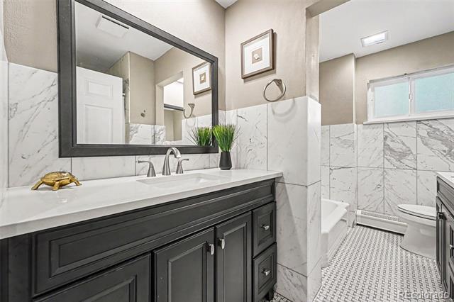 10215 W 17th Place