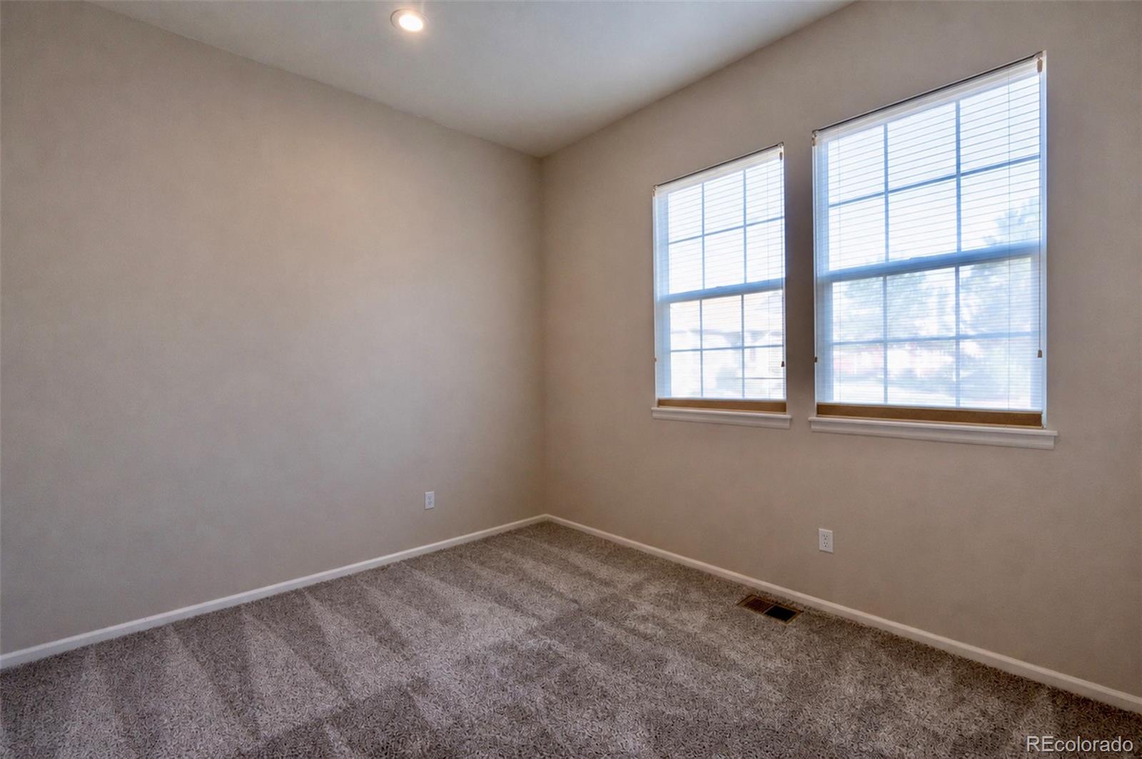5429 Smoket Heights