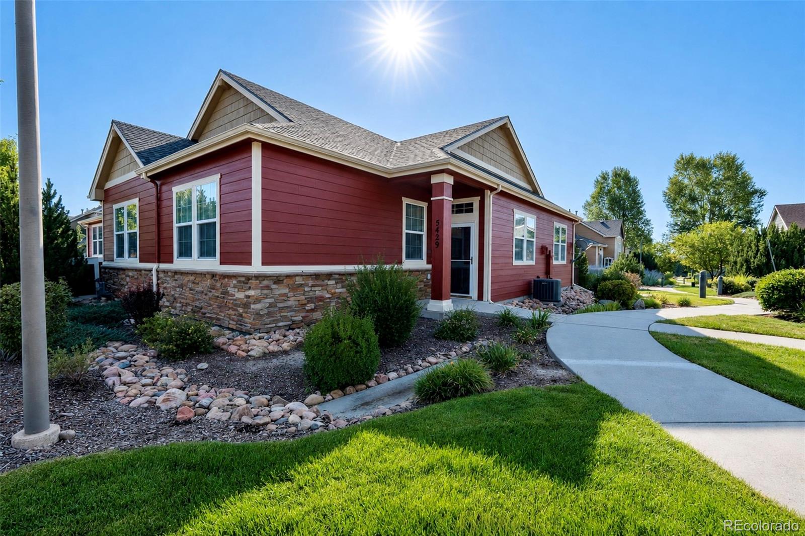 5429 Smoket Heights