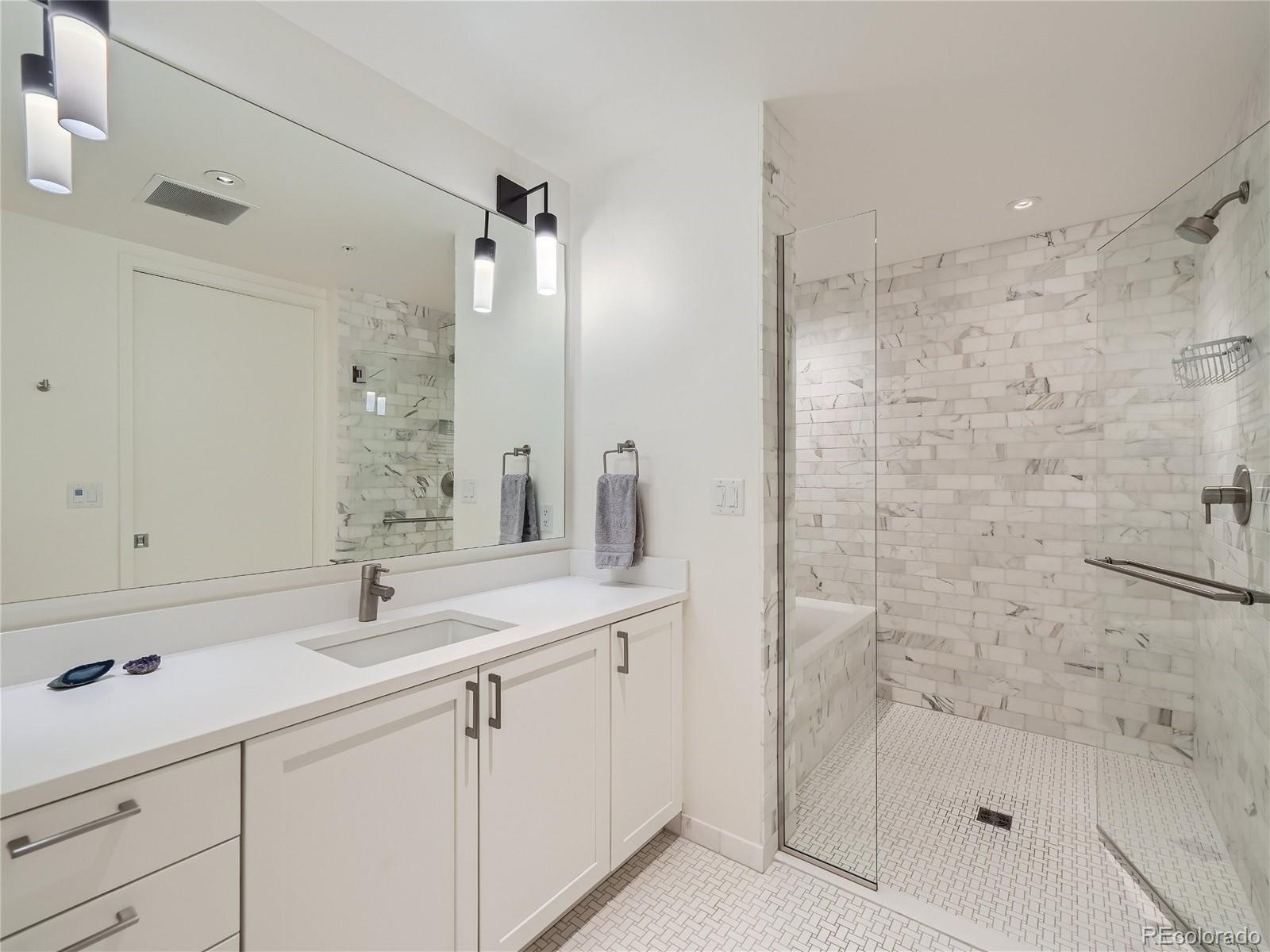 1750 Wewatta Street Unit: 1528