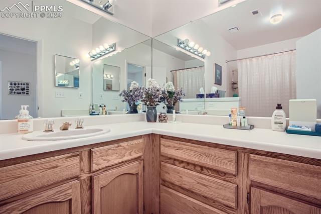 585 Observatory Drive