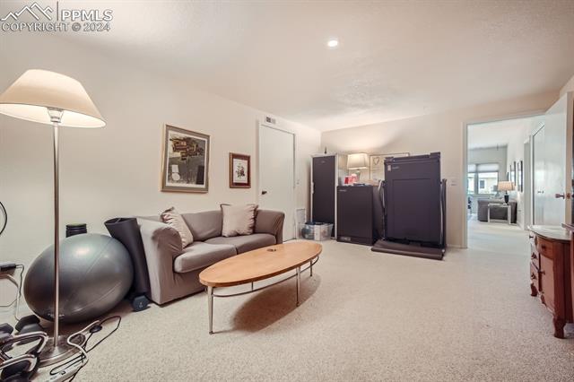 585 Observatory Drive