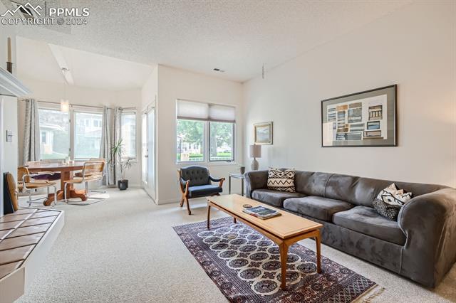 585 Observatory Drive