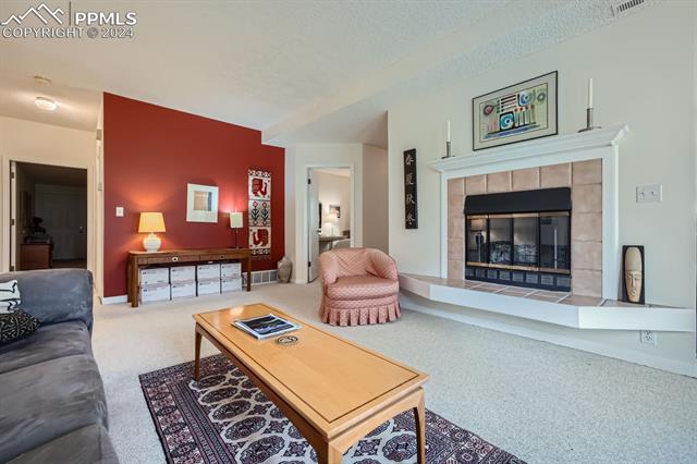 585 Observatory Drive