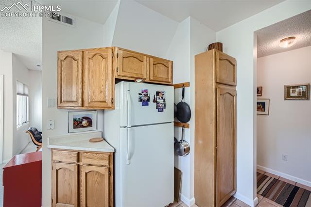 585 Observatory Drive