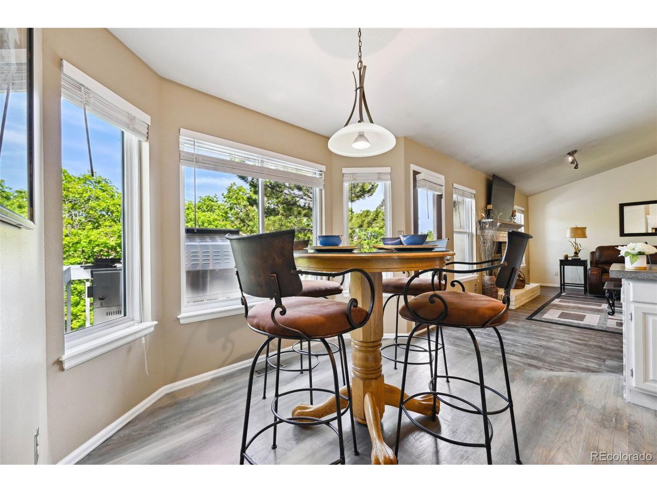 5465 Broadmoor Bliff Dr
