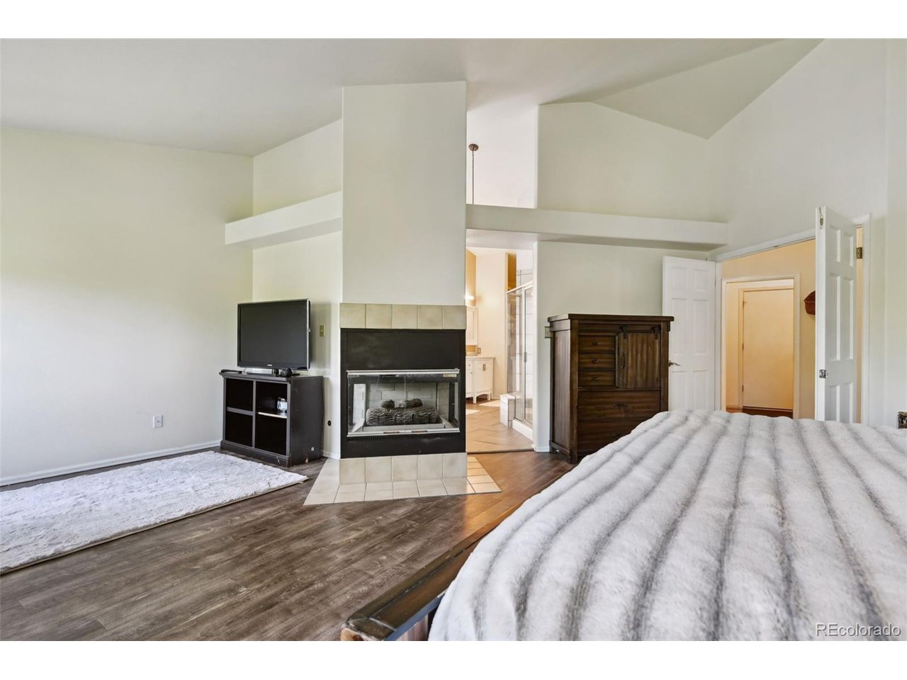5465 Broadmoor Bliff Dr