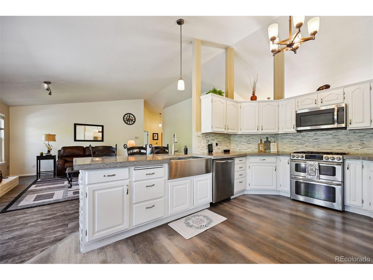 5465 Broadmoor Bliff Dr