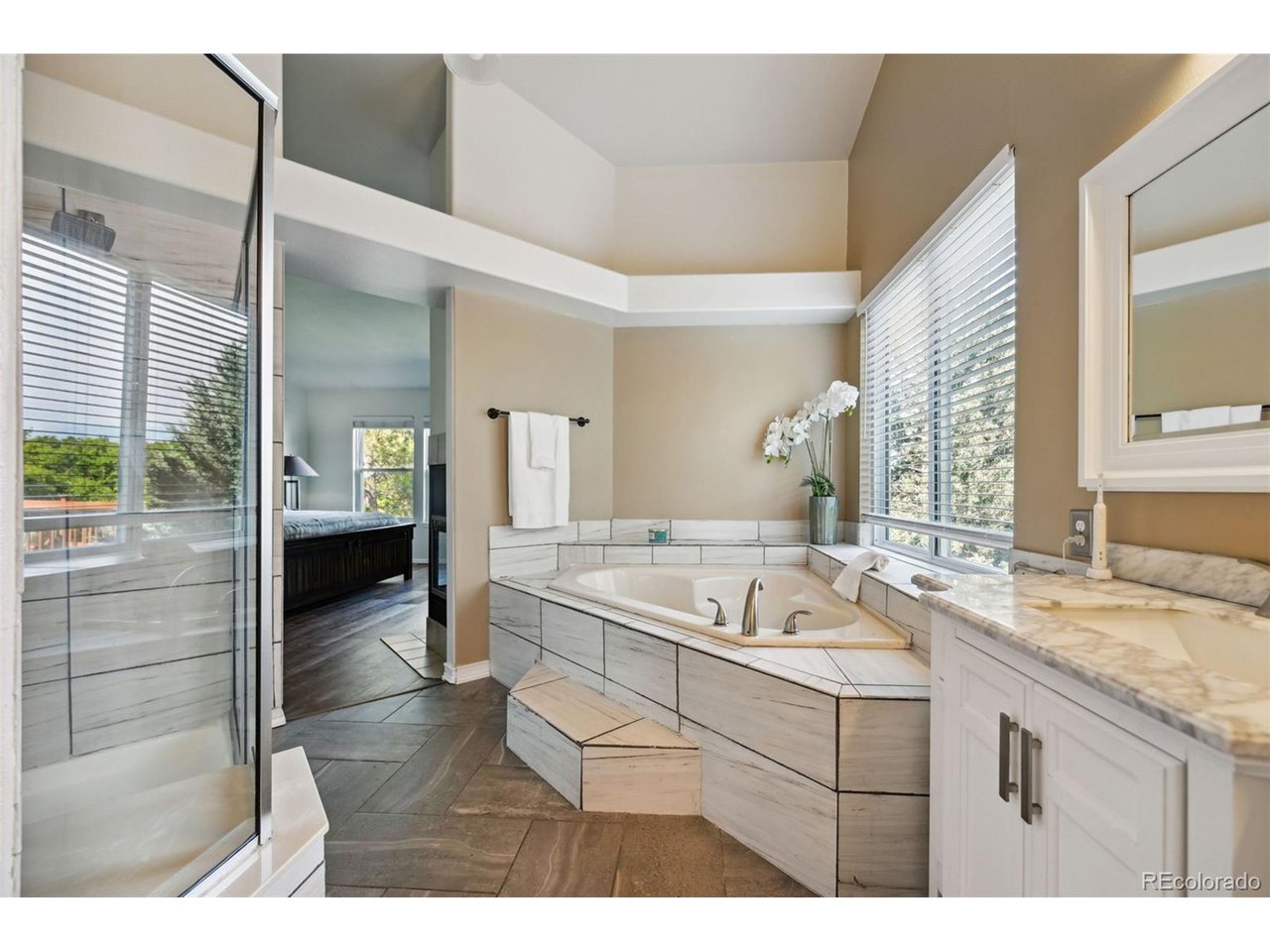5465 Broadmoor Bliff Dr