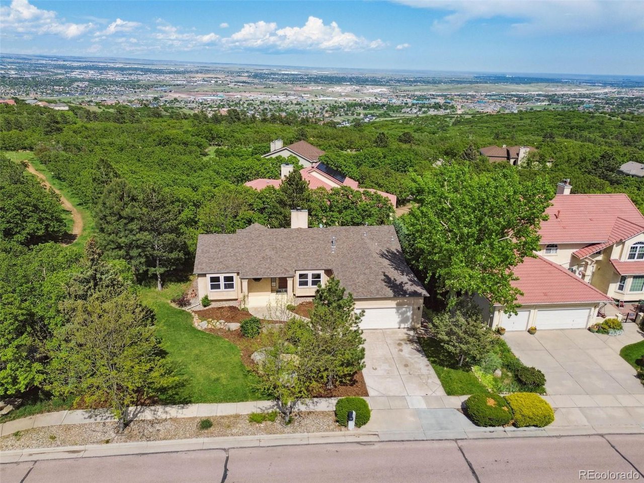 5465 Broadmoor Bliff Dr
