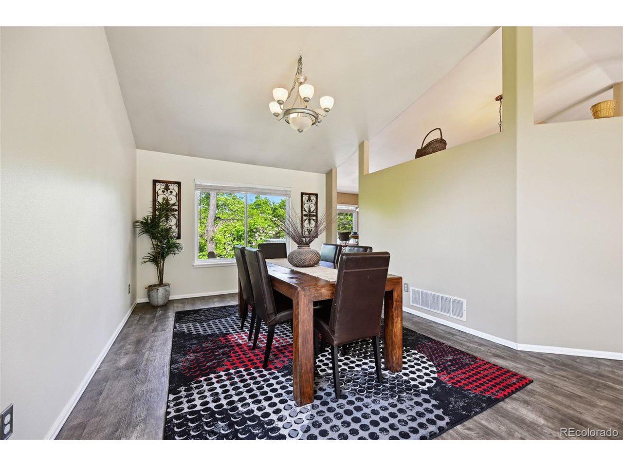 5465 Broadmoor Bliff Dr