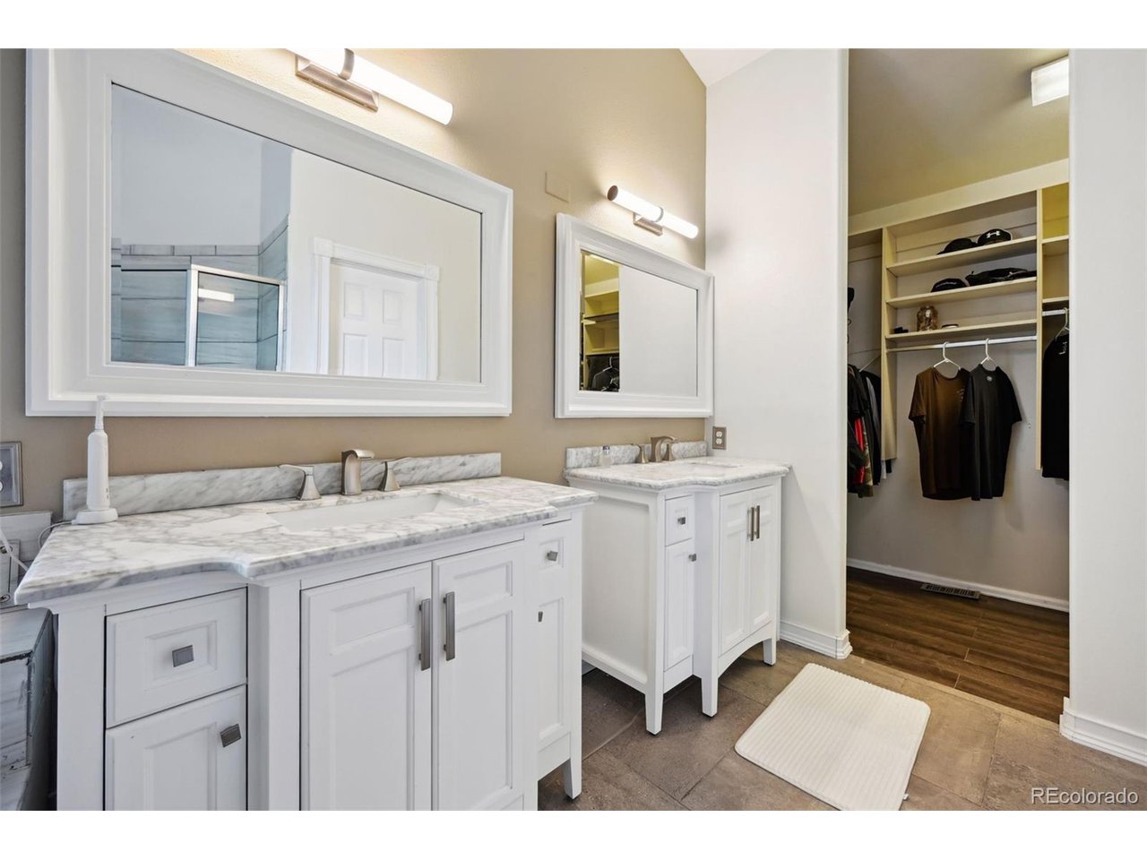 5465 Broadmoor Bliff Dr