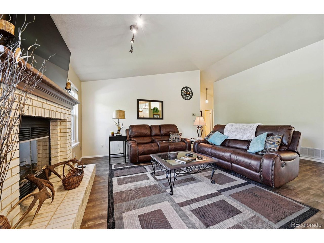 5465 Broadmoor Bliff Dr