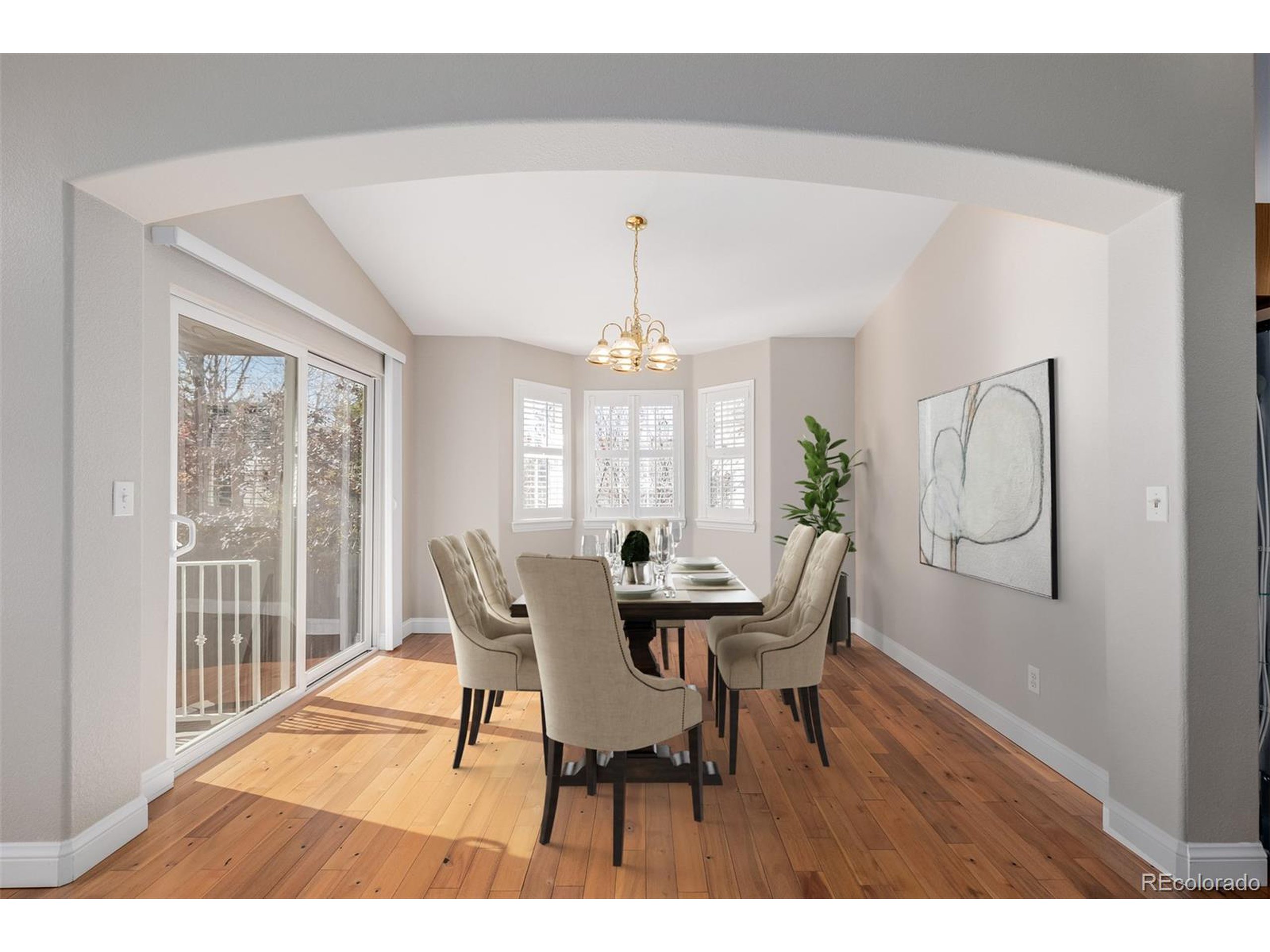 5422 S Versailles St