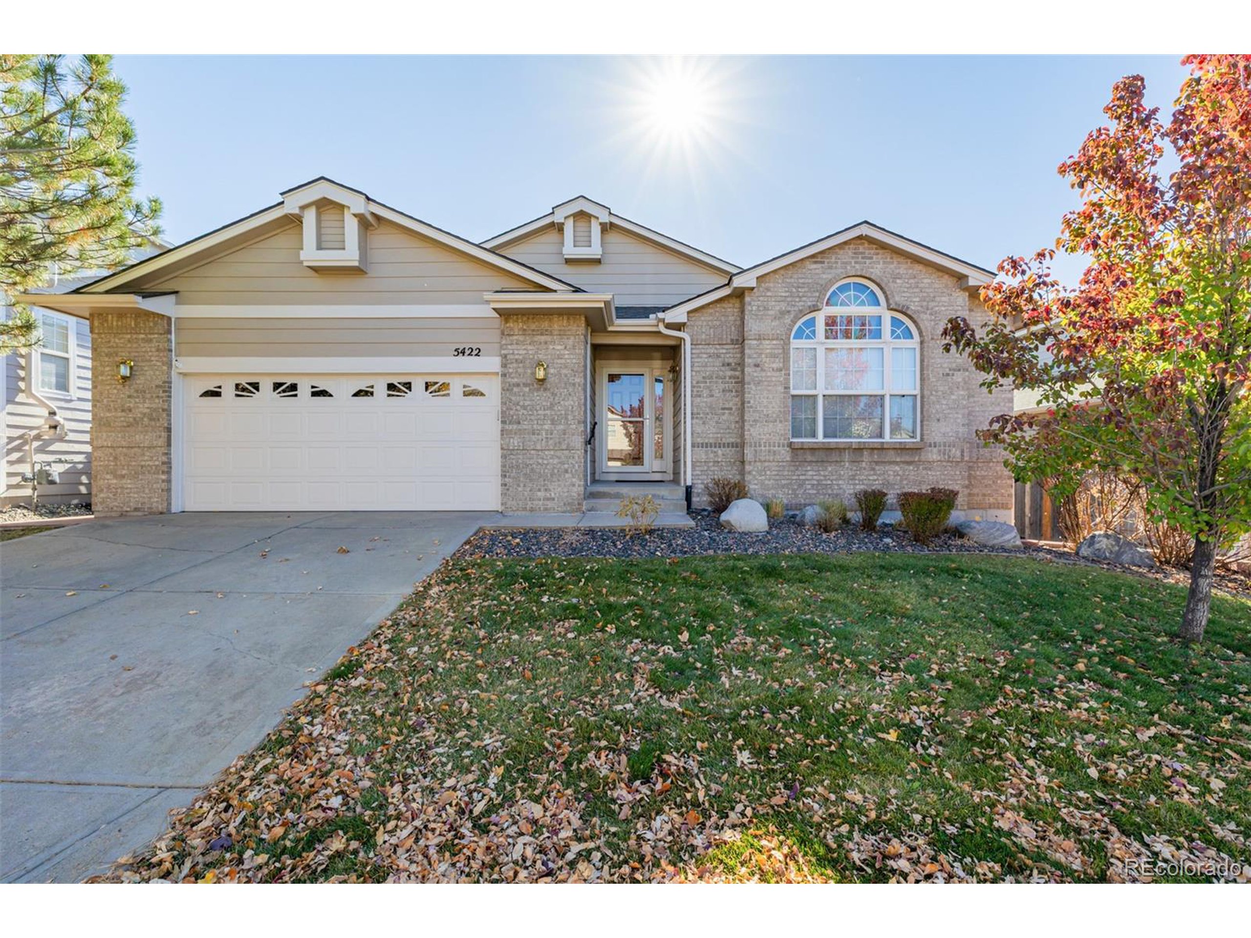 5422 S Versailles St