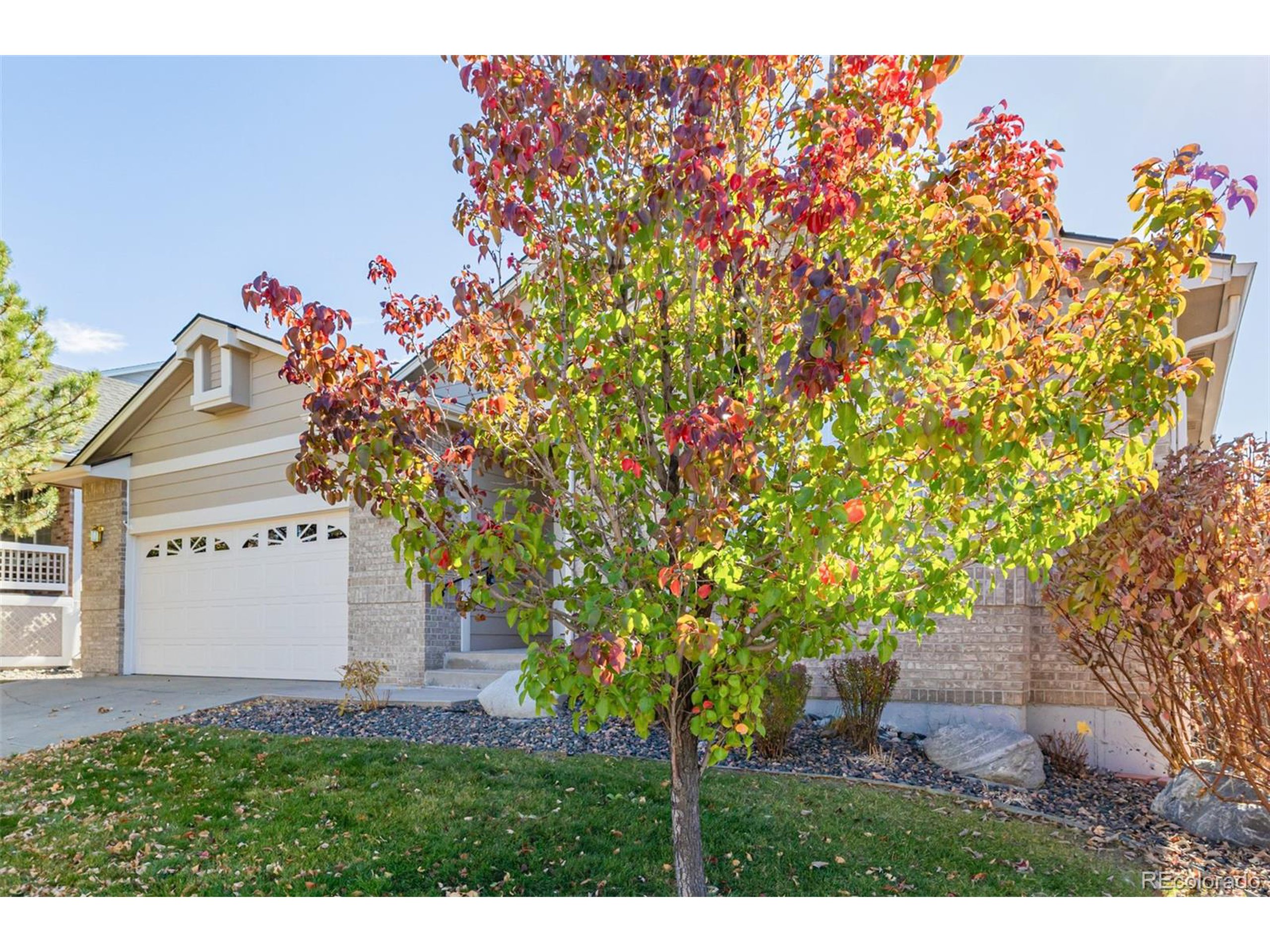 5422 S Versailles St