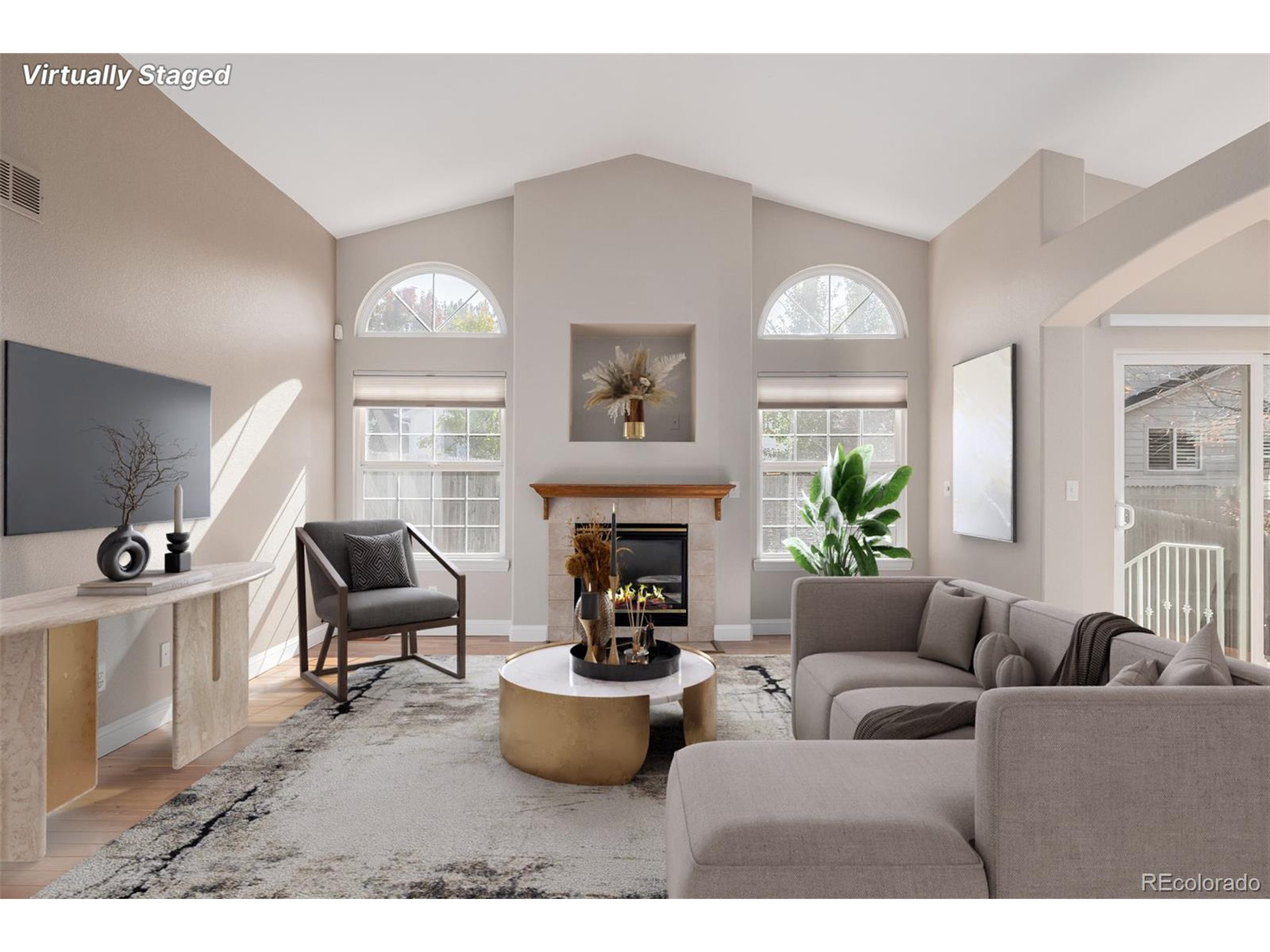 5422 S Versailles St