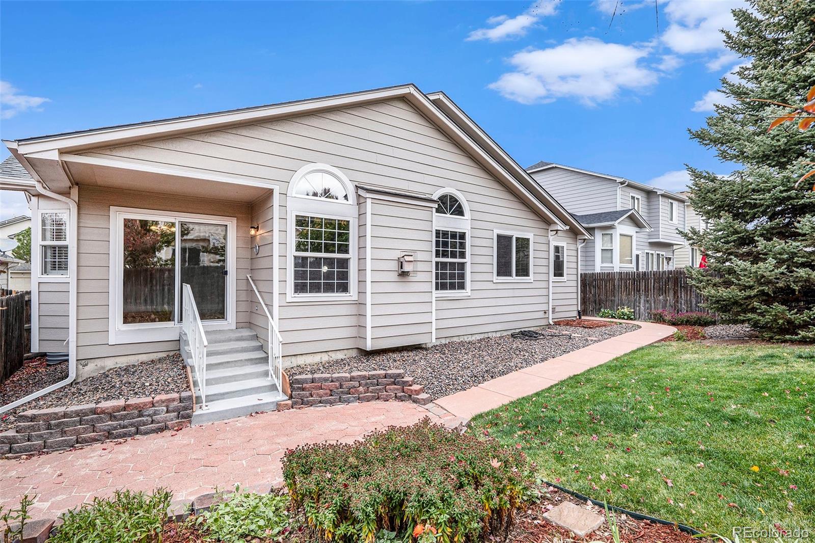 5422 S Versailles Street