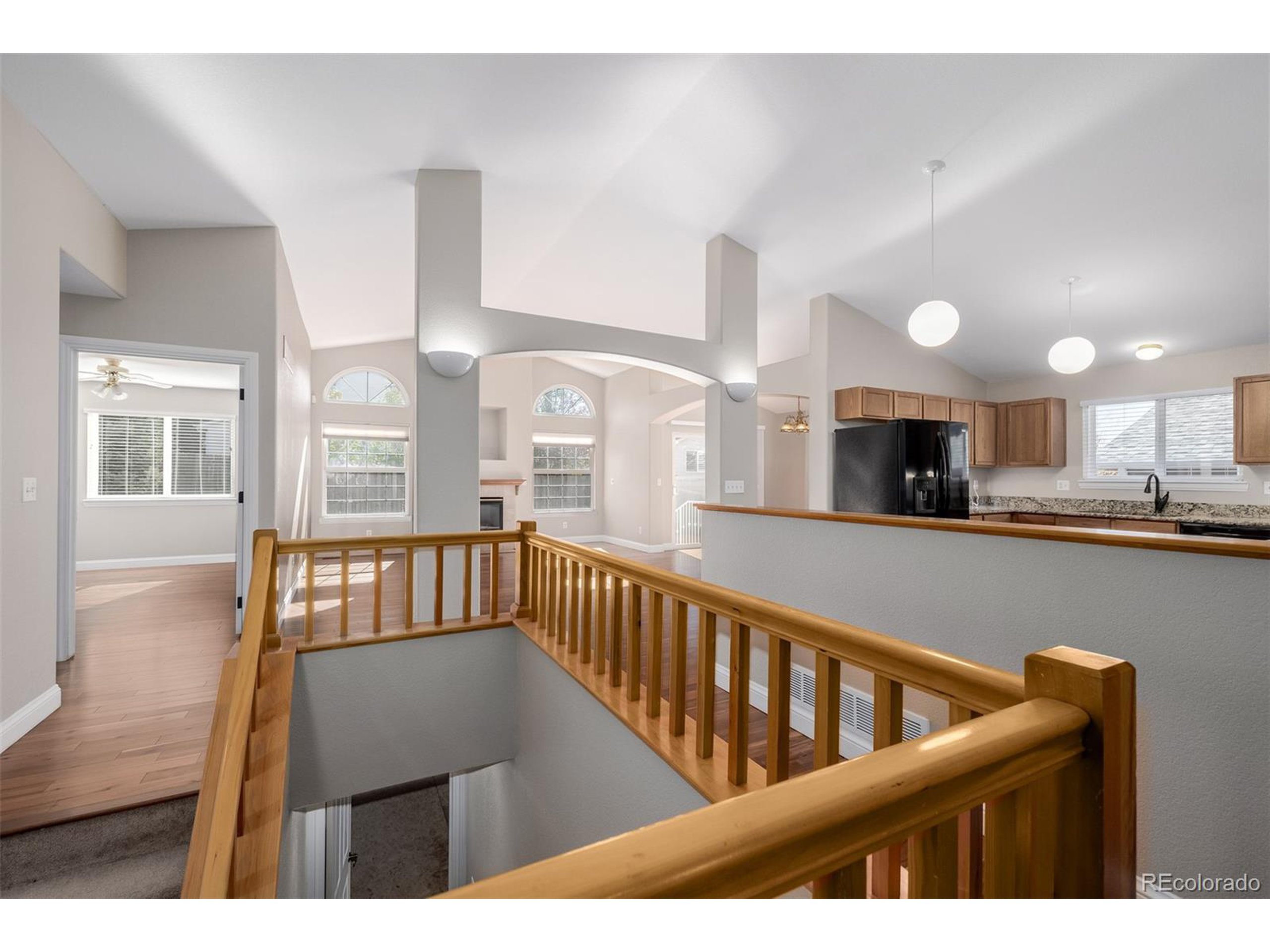 5422 S Versailles St