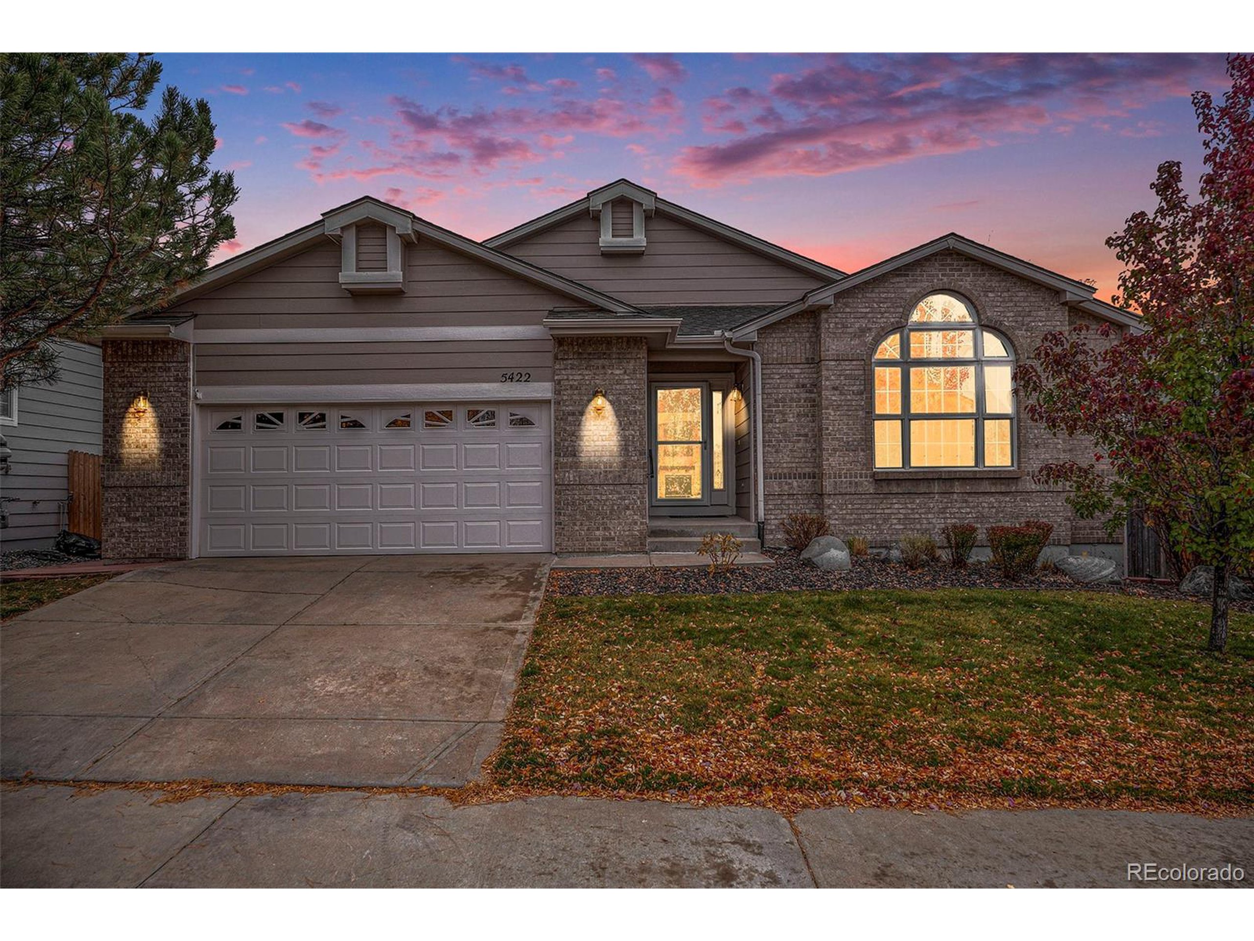 5422 S Versailles St