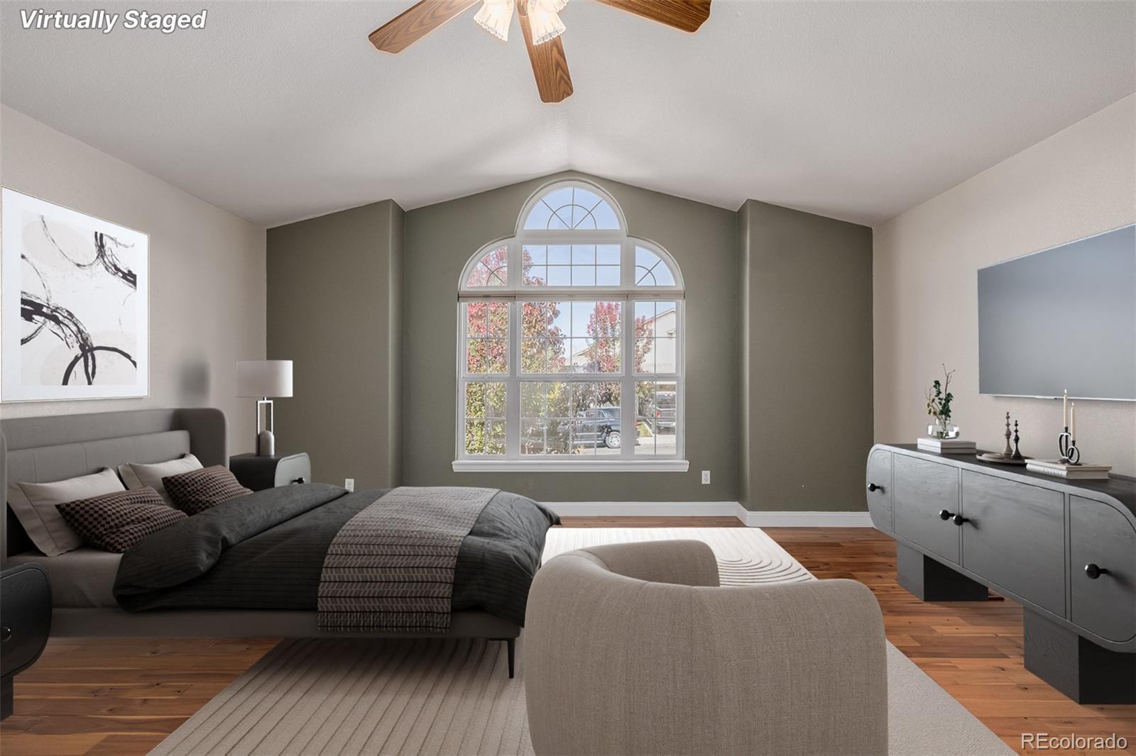 5422 S Versailles Street