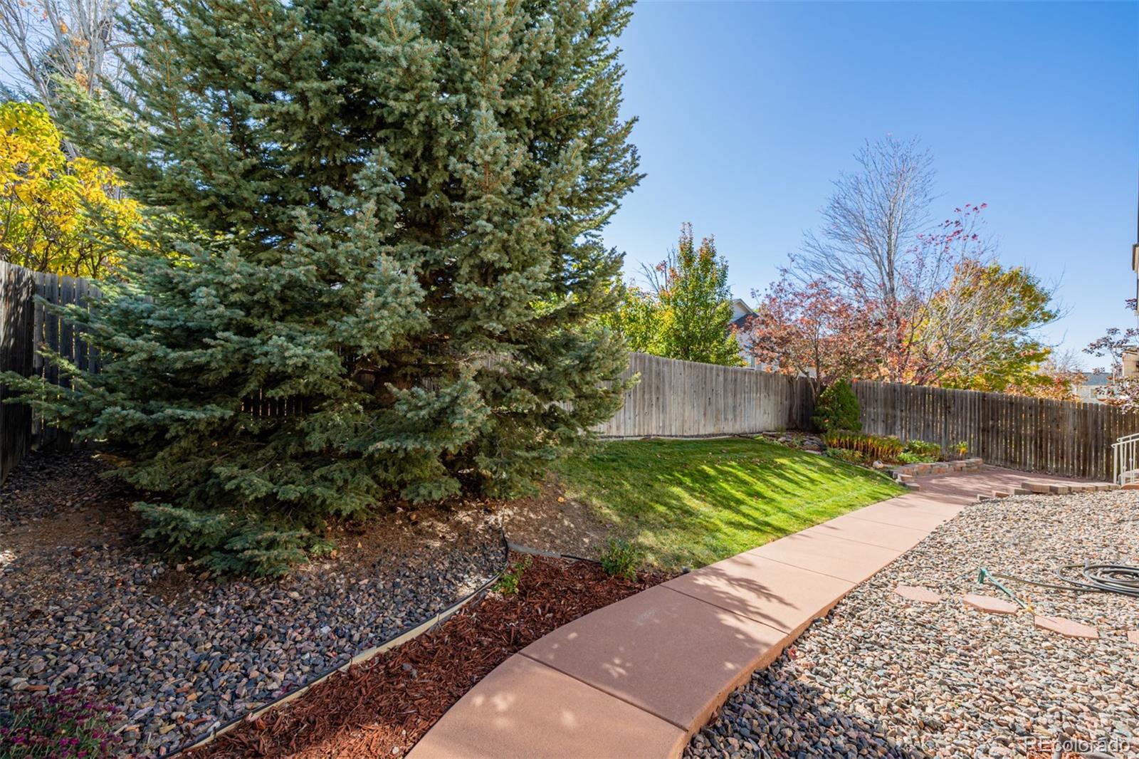 5422 S Versailles Street