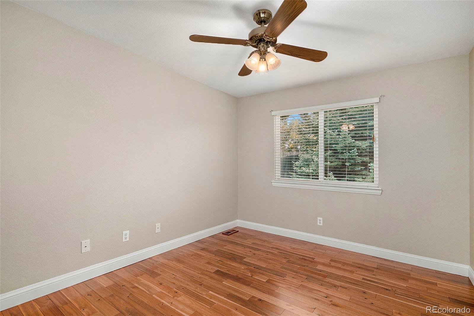 5422 S Versailles Street