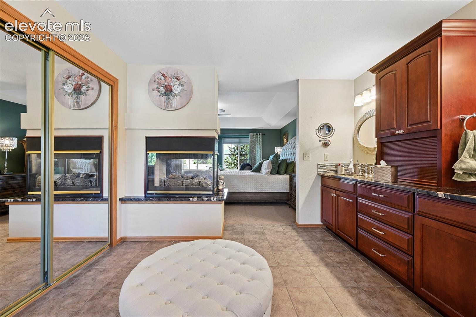 2527 Craycroft Drive