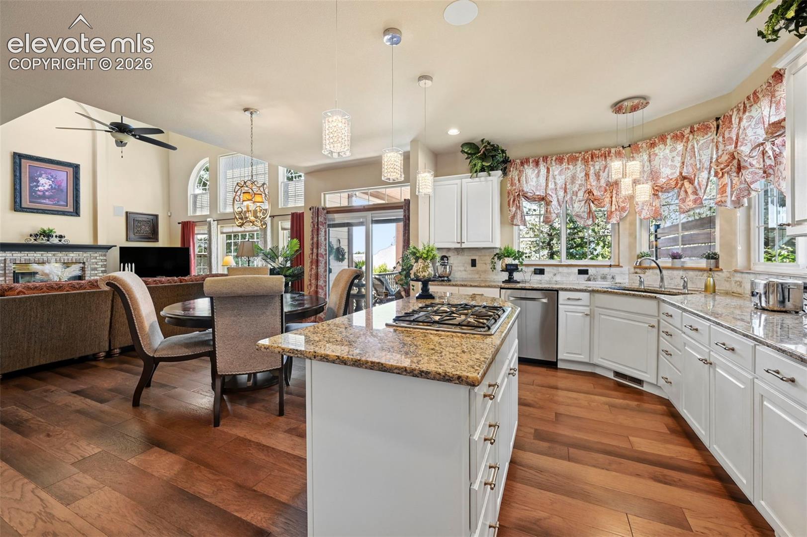 2527 Craycroft Drive