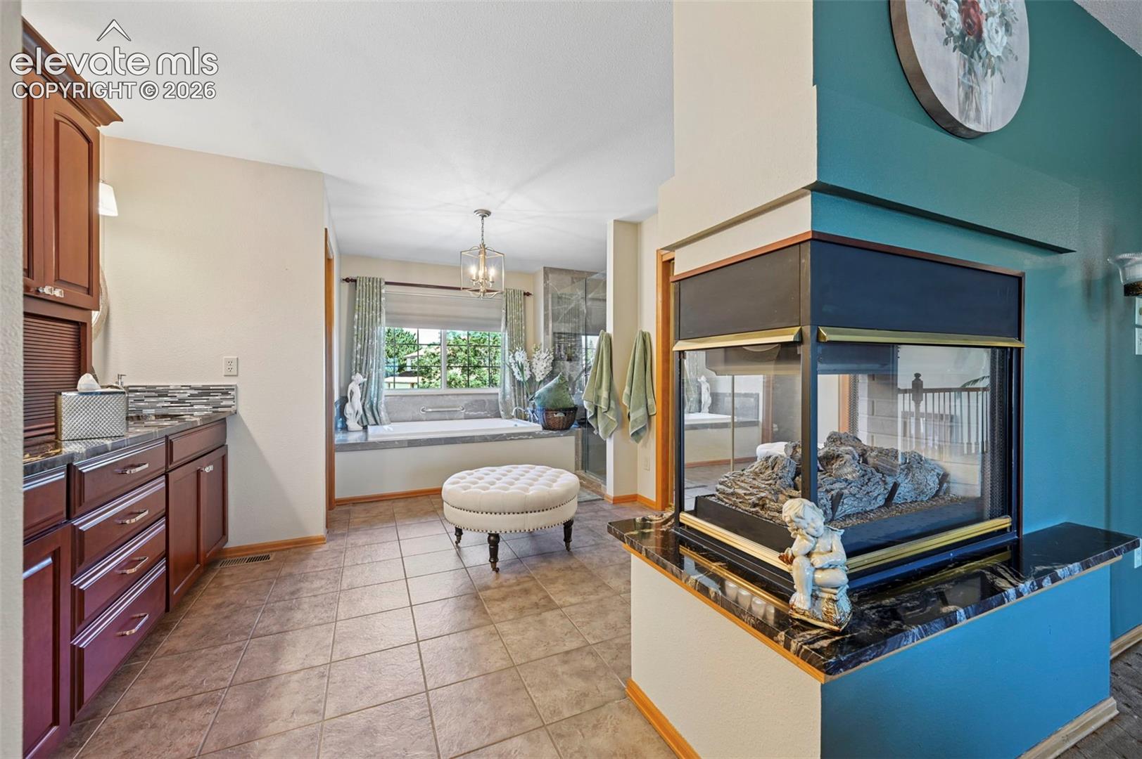 2527 Craycroft Drive